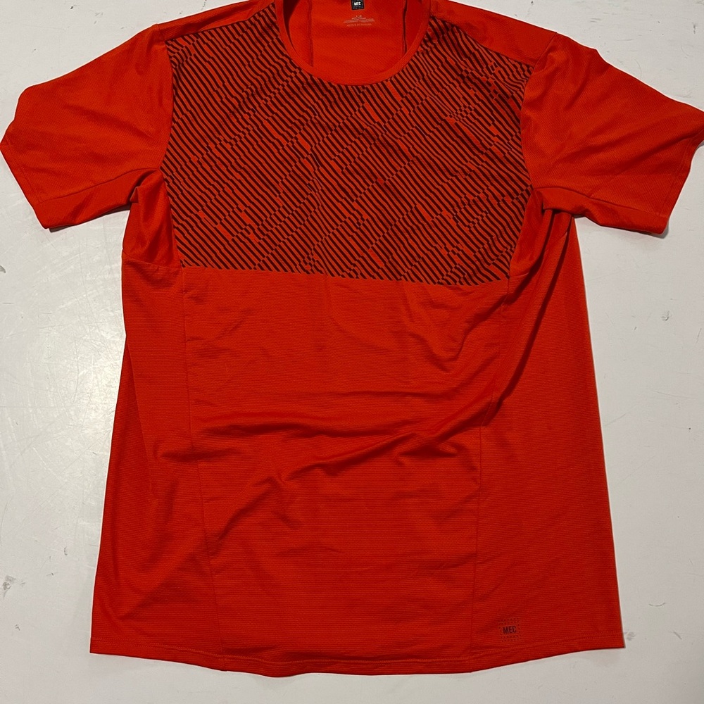 MEC Mens Orange Tshirt Large